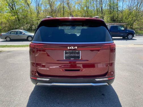 2023 Kia Carnival SX