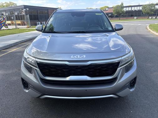 Steel Gray 2022 Kia Seltos S