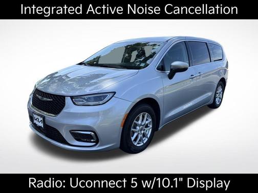 2023 Chrysler Pacifica Touring-L
