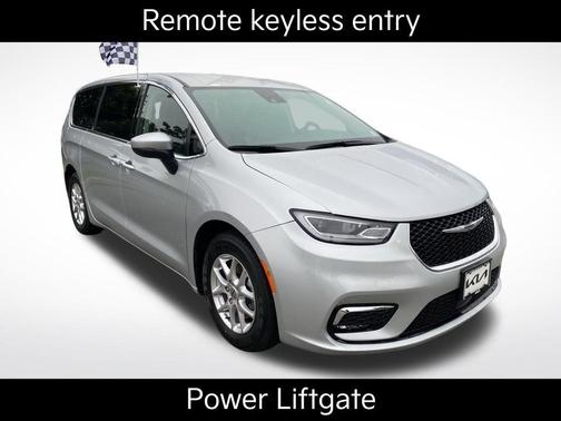 2023 Chrysler Pacifica Touring-L