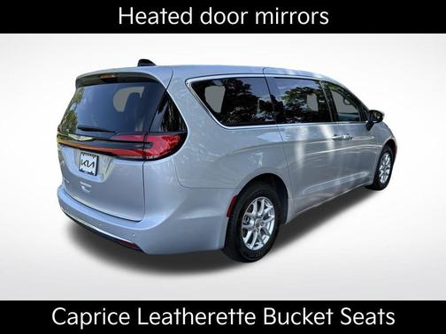 2023 Chrysler Pacifica Touring-L