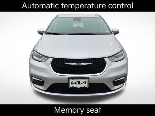 2023 Chrysler Pacifica Touring-L
