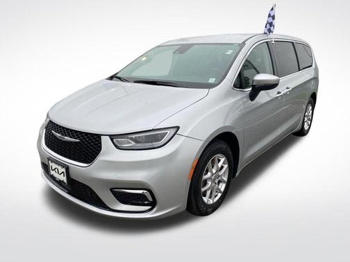 2023 Chrysler Pacifica Touring-L