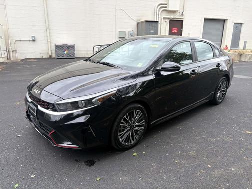 Aurora Black Pearl 2023 Kia Forte GT-Line