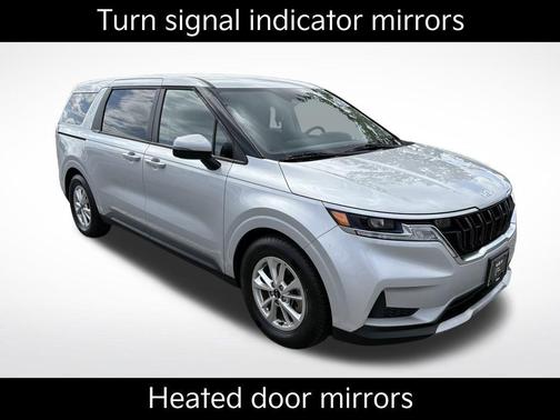2022 Kia Carnival LX