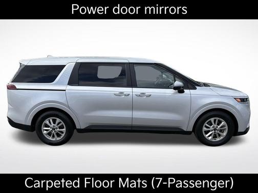 2022 Kia Carnival LX