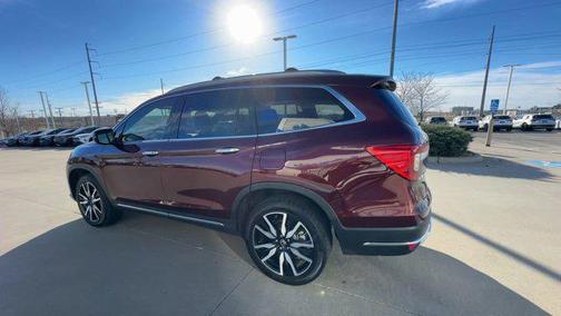 2022 Honda Pilot Touring 8-Passenger