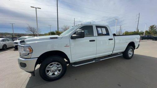 2023 RAM 2500 Tradesman Crew Cab 4x4 8' Box