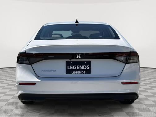 Platinum White Pearl 2026 Honda Accord SE
