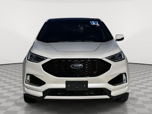 White Platinum Metallic Tri-Coat 2019 Ford Edge ST