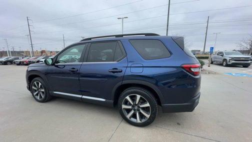 2023 Honda Pilot AWD Elite