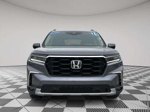 Modern Steel Metallic 2024 Honda Pilot Elite
