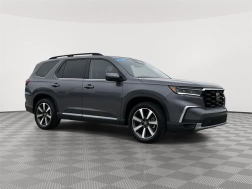Modern Steel Metallic 2024 Honda Pilot Elite