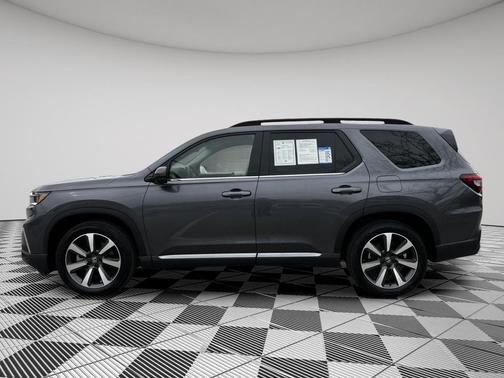 Modern Steel Metallic 2024 Honda Pilot Elite
