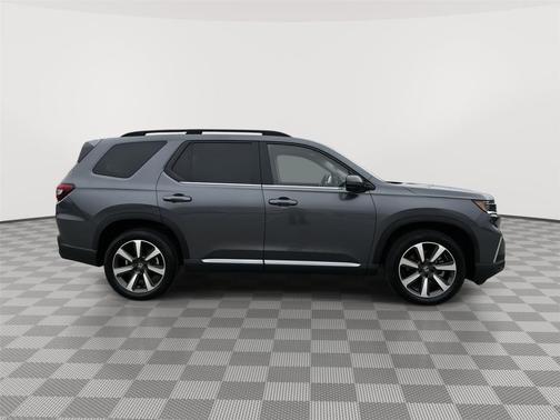Modern Steel Metallic 2024 Honda Pilot Elite