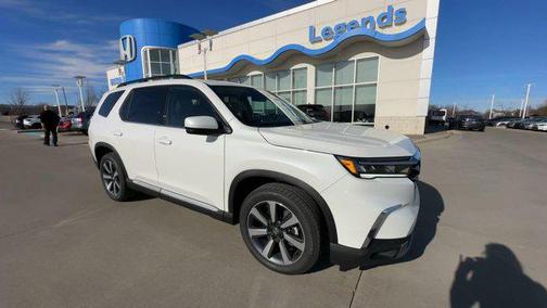2025 Honda Pilot Touring 8-Passenger