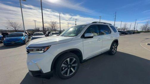 2025 Honda Pilot Touring 8-Passenger