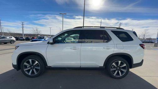 2025 Honda Pilot Touring 8-Passenger