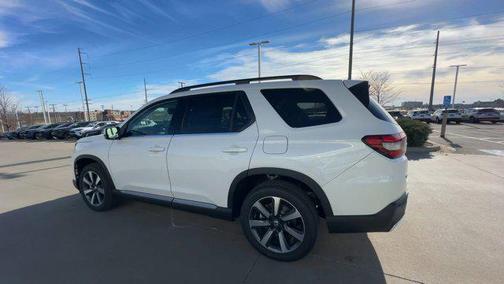 2025 Honda Pilot Touring 8-Passenger