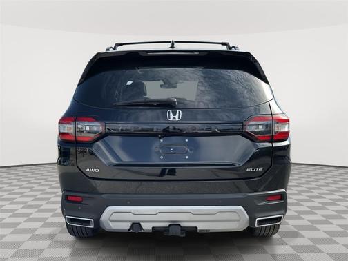 Crystal Black Pearl 2024 Honda Pilot Elite