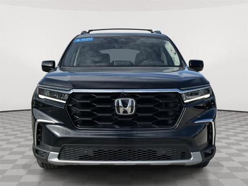Crystal Black Pearl 2024 Honda Pilot Elite