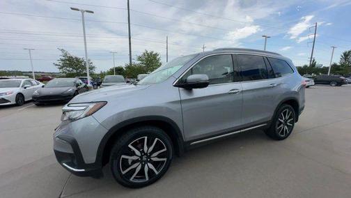 2022 Honda Pilot Touring 8-Passenger