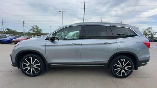 2022 Honda Pilot Touring 8-Passenger