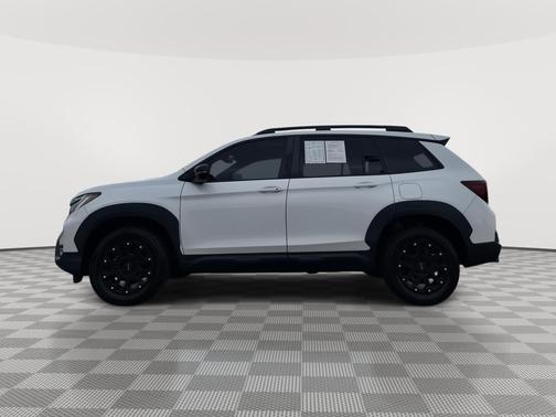 Platinum White Pearl 2022 Honda Passport AWD TrailSport