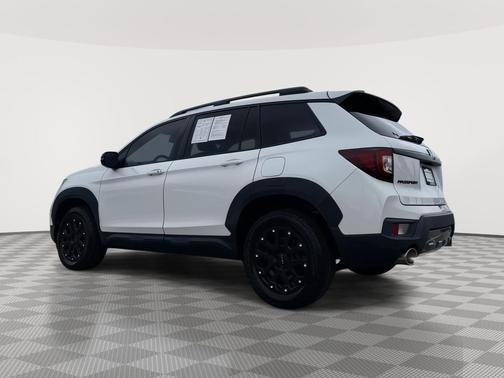 Platinum White Pearl 2022 Honda Passport AWD TrailSport