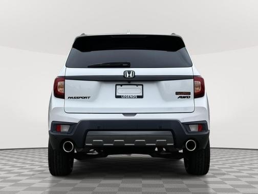 Platinum White Pearl 2022 Honda Passport AWD TrailSport