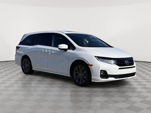Platinum White Pearl 2026 Honda Odyssey Touring