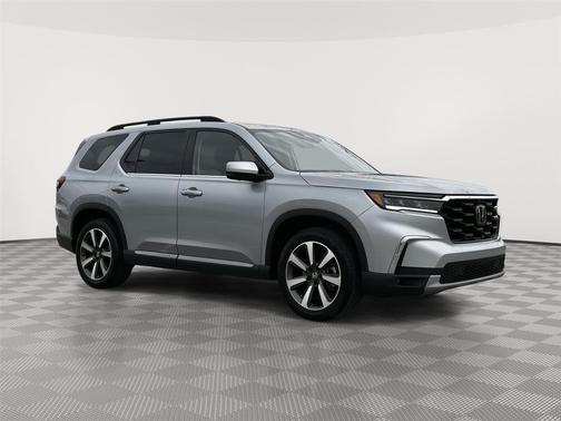 Lunar Silver Metallic 2023 Honda Pilot AWD Elite