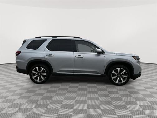 Lunar Silver Metallic 2023 Honda Pilot AWD Elite