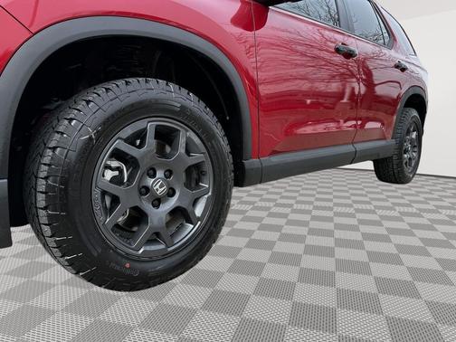 Radiant Red Metallic II 2025 Honda Pilot TrailSport