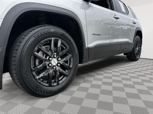 Quicksilver Metallic 2019 GMC Acadia SLT-1