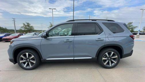 2025 Honda Pilot Touring 8-Passenger
