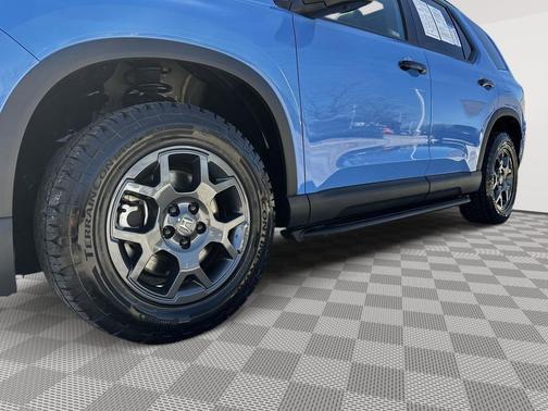 Diffused Sky Pearl 2024 Honda Pilot TrailSport