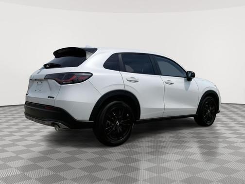 Platinum White Pearl 2027 Honda HR-V Sport AWD