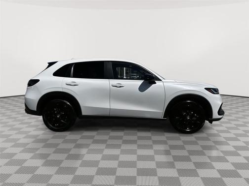Platinum White Pearl 2024 Honda HR-V AWD Sport