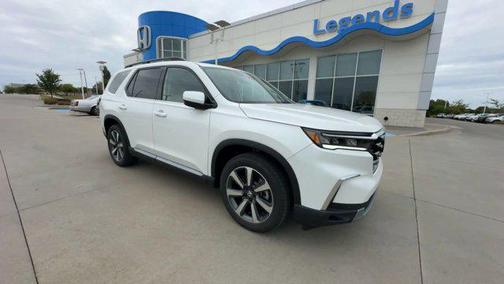 2025 Honda Pilot Touring 8-Passenger
