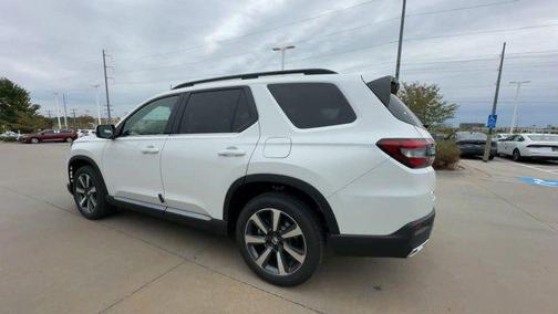 2025 Honda Pilot Touring 8-Passenger