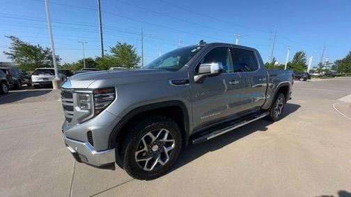 2024 GMC Sierra 1500 SLT