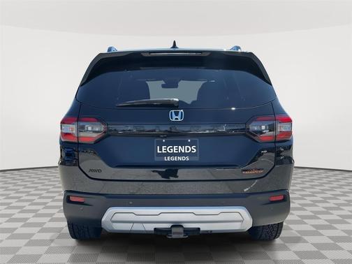 Crystal Black Pearl 2025 Honda Pilot TrailSport