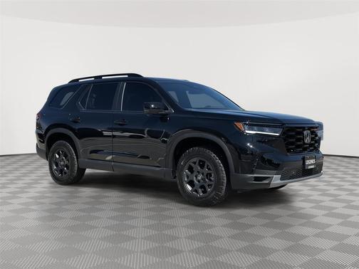 Crystal Black Pearl 2025 Honda Pilot TrailSport
