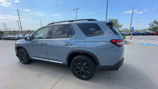 2025 Honda Pilot Touring 8-Passenger