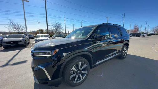 2025 Honda Pilot Touring 8-Passenger