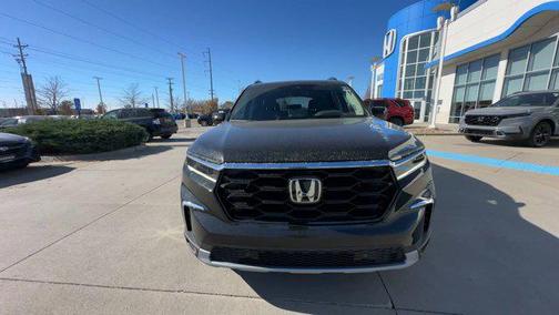 2025 Honda Pilot Touring 8-Passenger