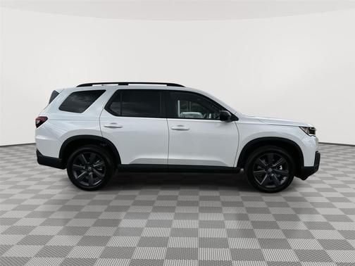 Platinum White Pearl 2026 Honda Pilot Sport