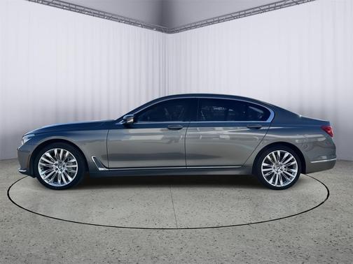 2017 BMW 750 i xDrive
