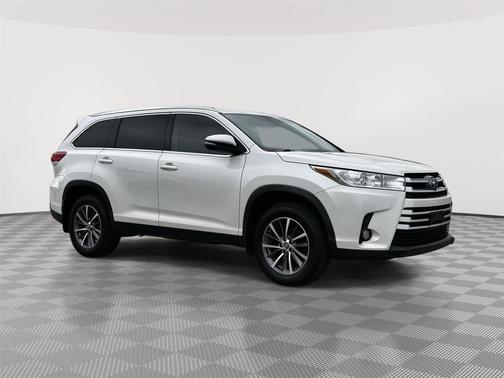 Blizzard Pearl 2019 Toyota Highlander XLE